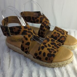 Journey Collection Leopard Print Sandals Size 9‎ With Ankle Straps
